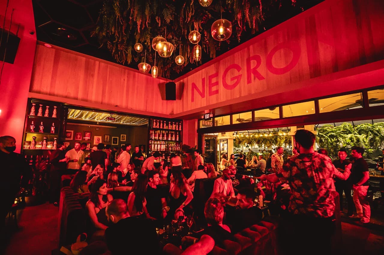 Negroni Atmosphere